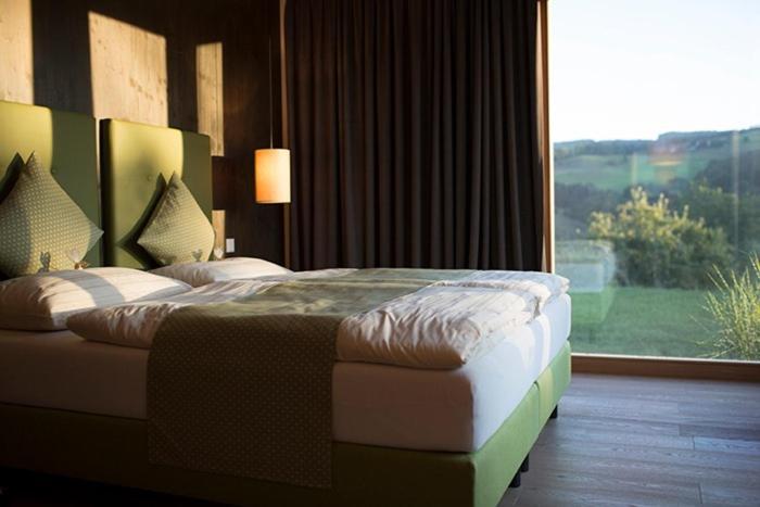 Bett In Der Wies´n, Restaurant Triad Lodge Bad Schönau