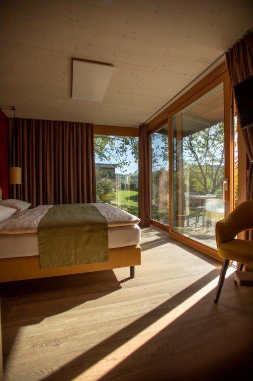 Bett In Der Wies´n, Restaurant Triad Lodge Bad Schönau